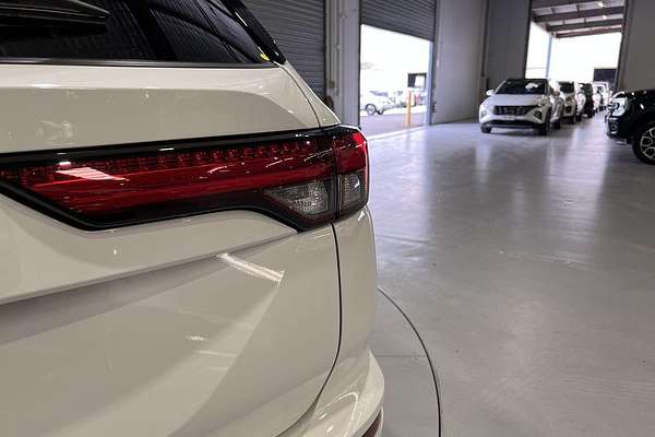 2023 Mitsubishi Outlander LS ZM