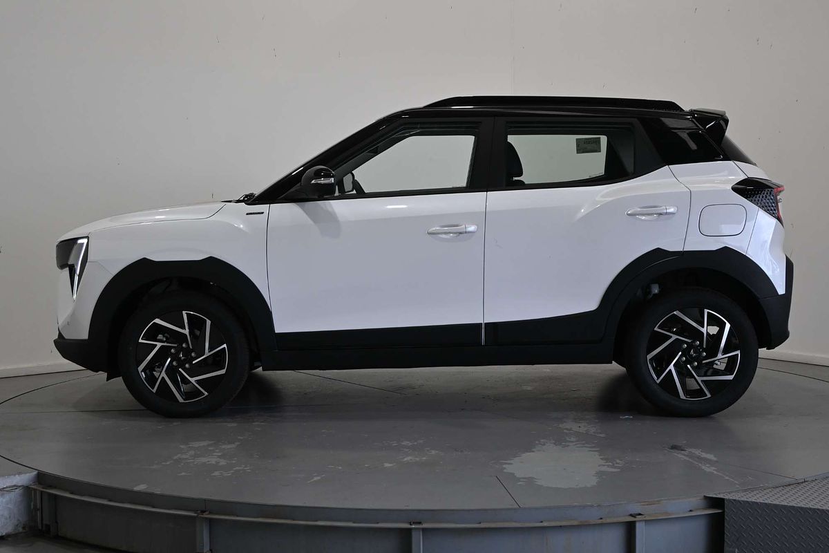 2025 Mahindra XUV 3XO AX7L