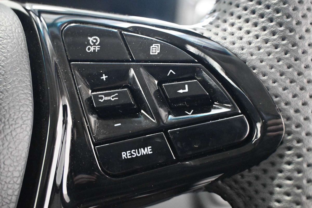 2025 Mahindra XUV 3XO AX7L