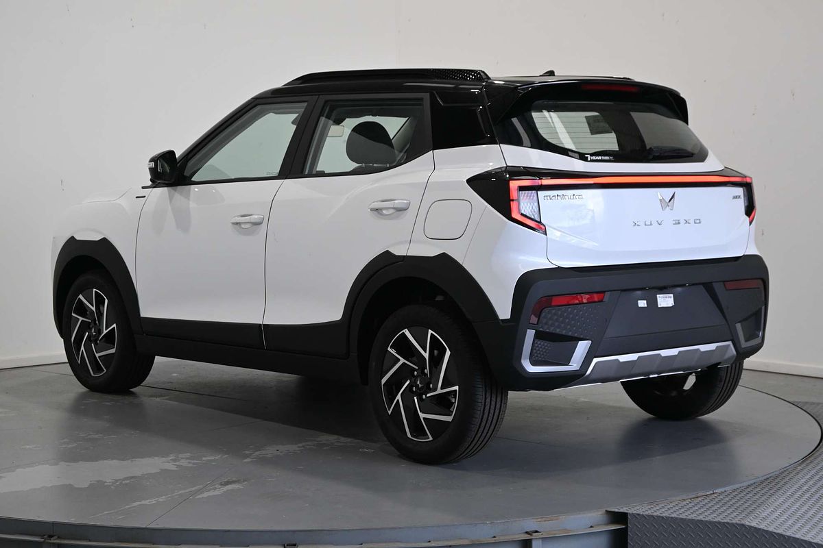 2025 Mahindra XUV 3XO AX7L