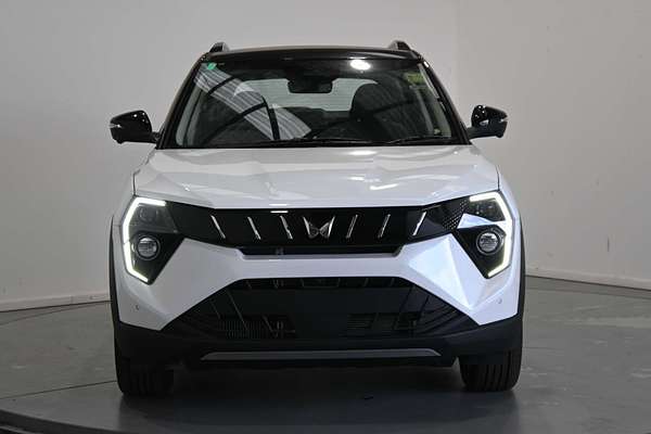 2025 Mahindra XUV 3XO AX7L