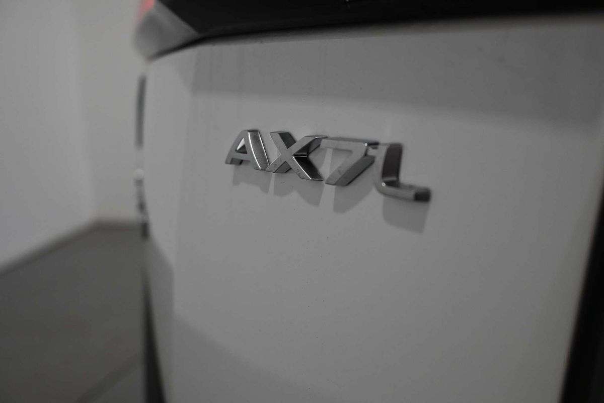 2025 Mahindra XUV 3XO AX7L