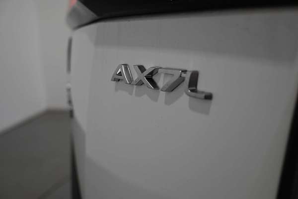 2025 Mahindra XUV 3XO AX7L