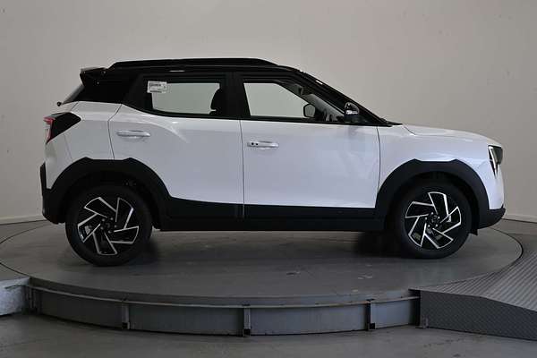 2025 Mahindra XUV 3XO AX7L