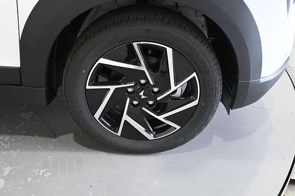 2025 Mahindra XUV 3XO AX7L