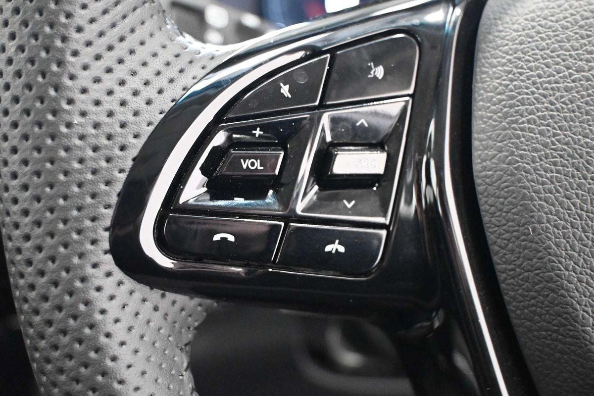 2025 Mahindra XUV 3XO AX7L