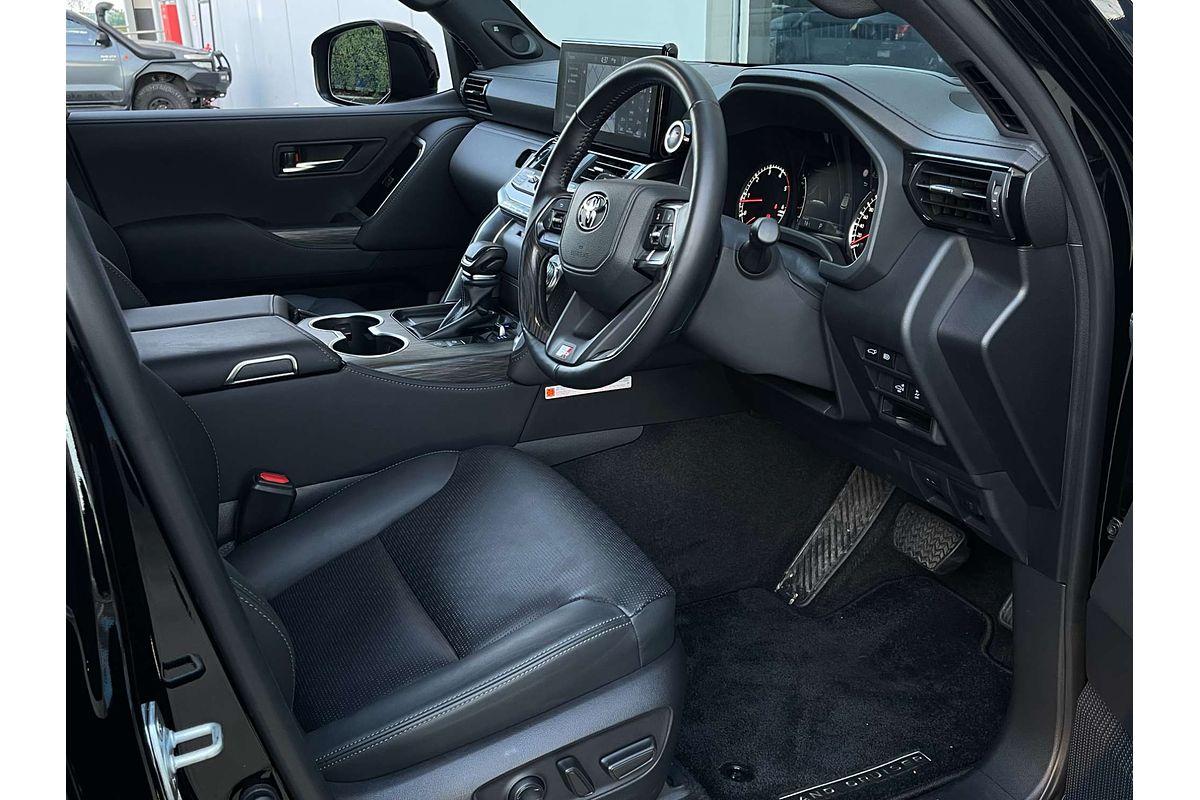 2024 Toyota Landcruiser GR Sport FJA300R