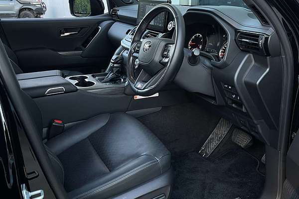 2024 Toyota Landcruiser GR Sport FJA300R