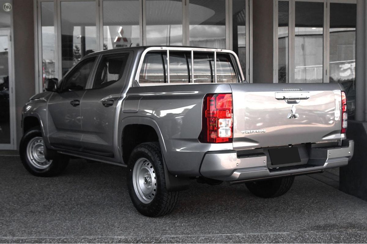 2025 Mitsubishi Triton GLX MV 4X4