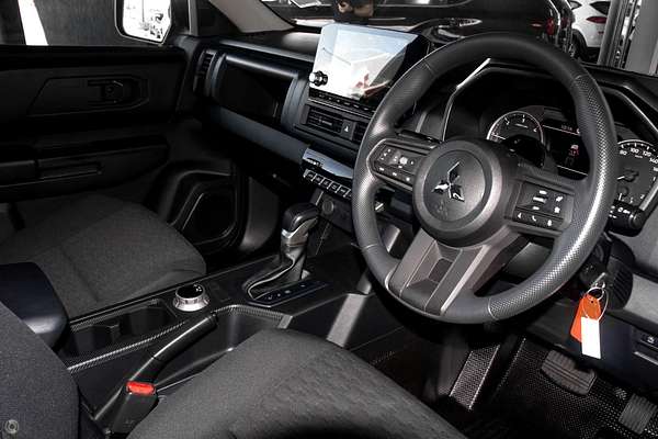 2025 Mitsubishi Triton GLX MV 4X4