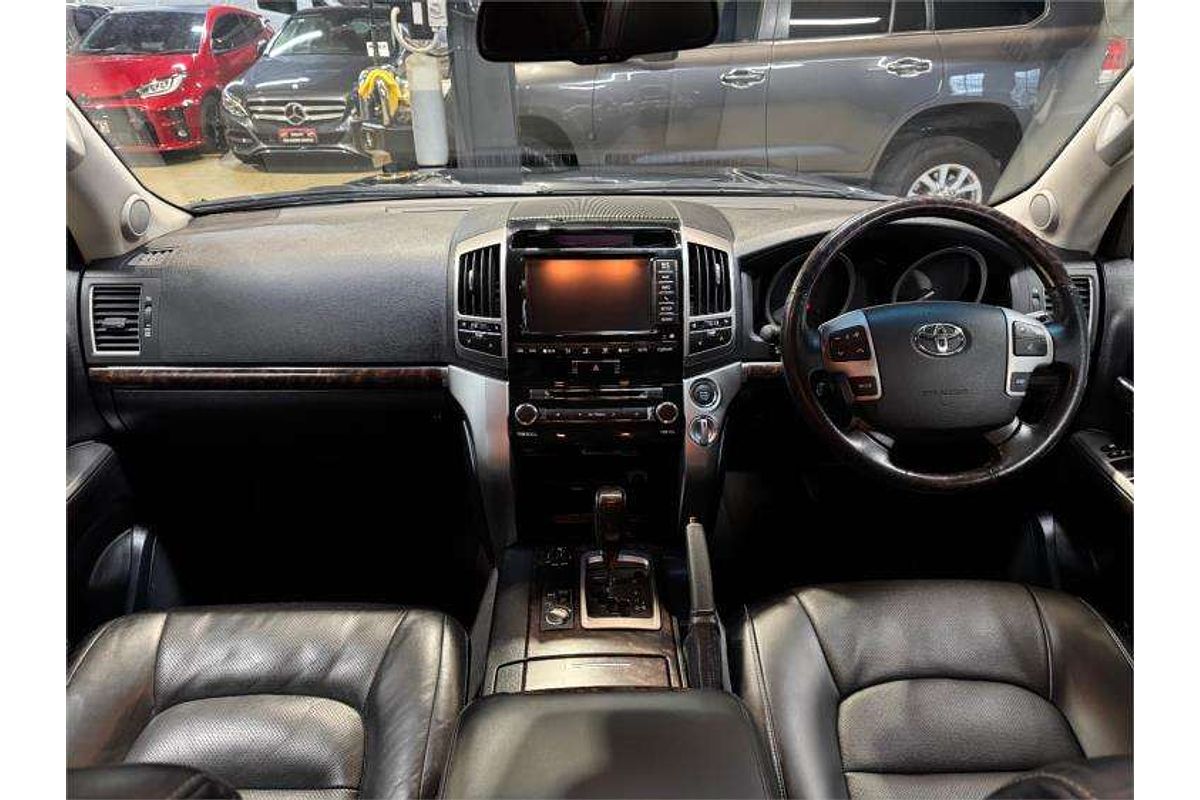 2014 Toyota Landcruiser Sahara VDJ200R