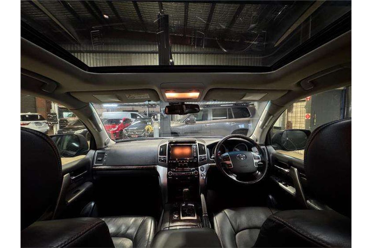 2014 Toyota Landcruiser Sahara VDJ200R
