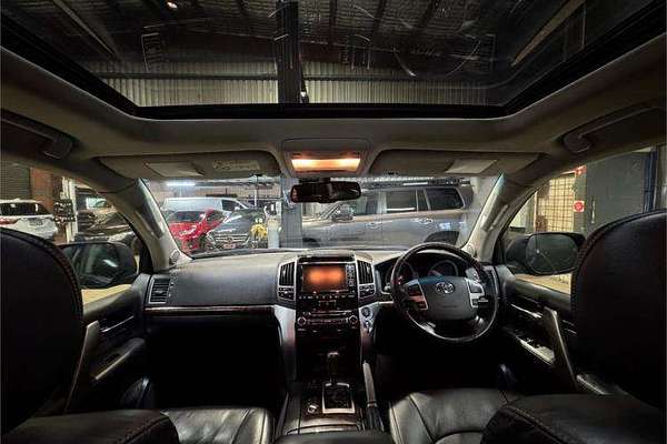 2014 Toyota Landcruiser Sahara VDJ200R