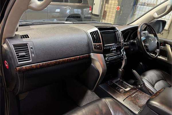 2014 Toyota Landcruiser Sahara VDJ200R