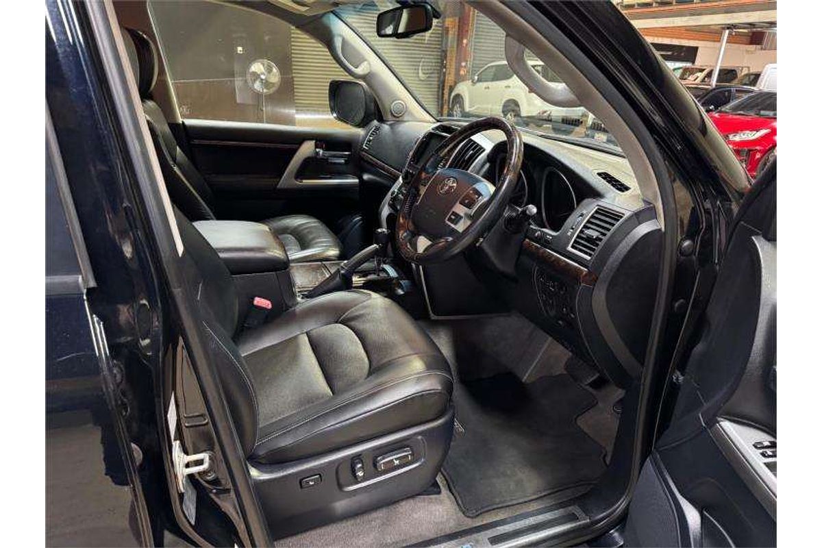 2014 Toyota Landcruiser Sahara VDJ200R
