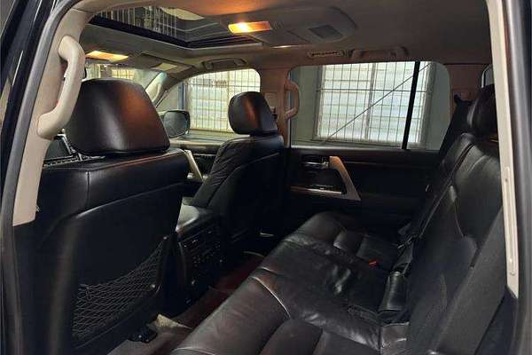 2014 Toyota Landcruiser Sahara VDJ200R