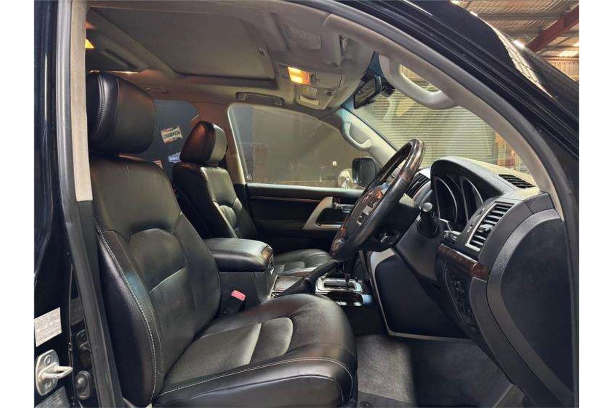 2014 Toyota Landcruiser Sahara VDJ200R