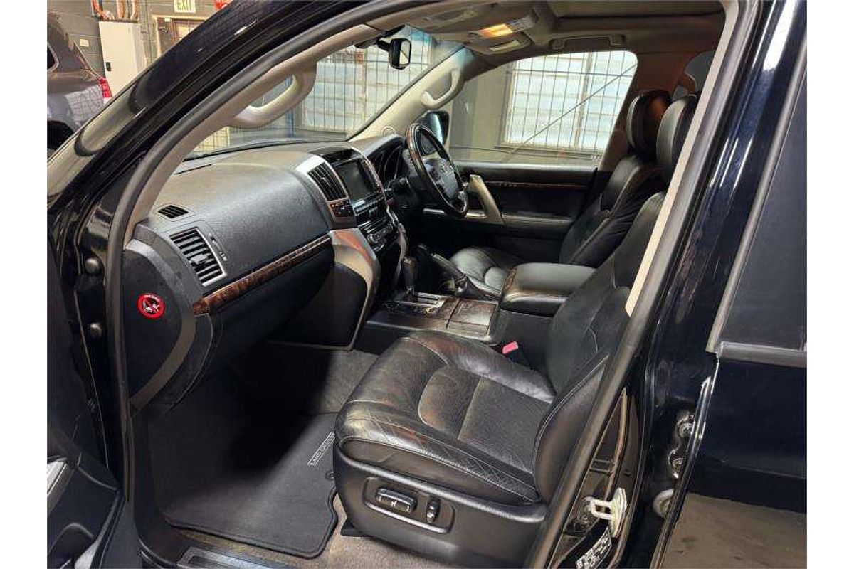 2014 Toyota Landcruiser Sahara VDJ200R