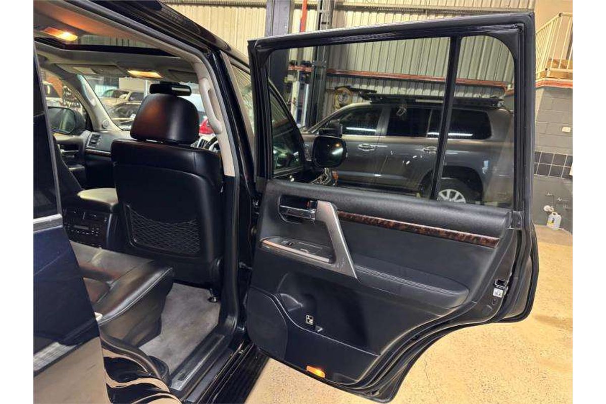 2014 Toyota Landcruiser Sahara VDJ200R