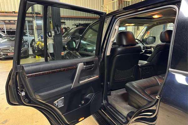 2014 Toyota Landcruiser Sahara VDJ200R
