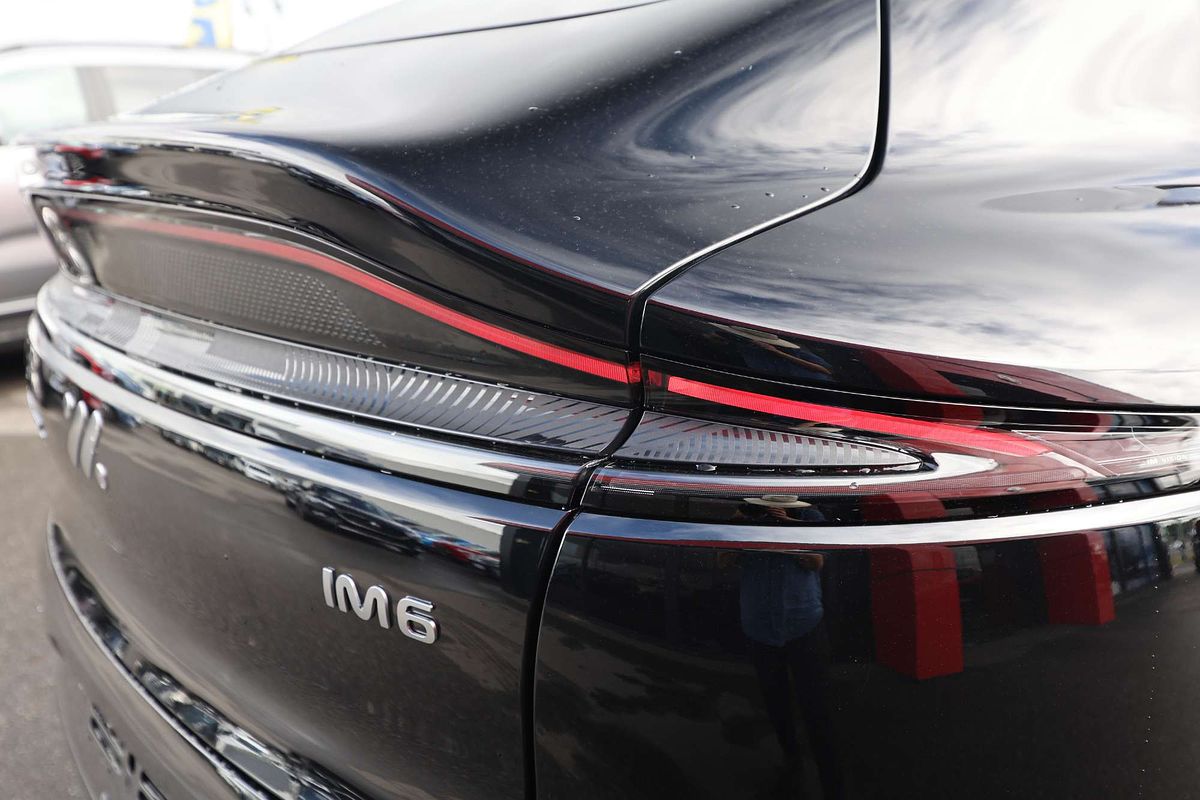2025 MG IM6