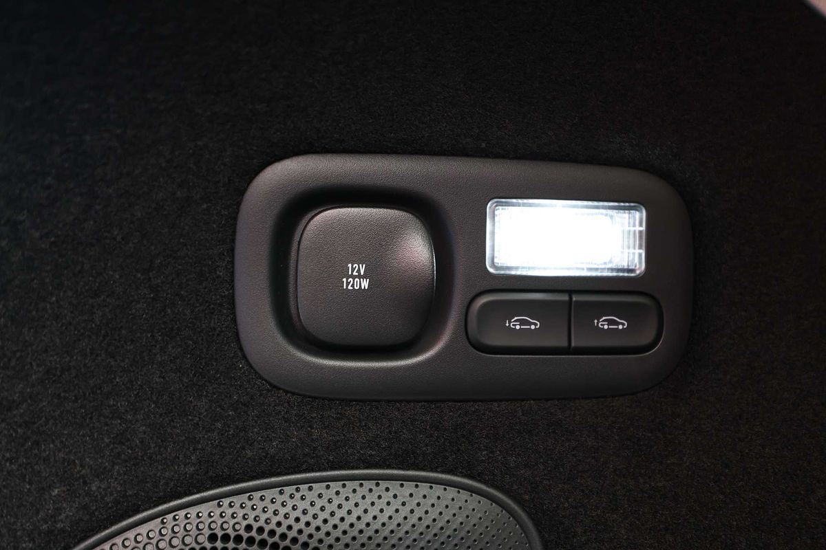 2025 MG IM6
