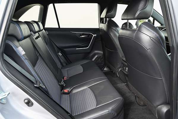 2021 Toyota RAV4 XSE AXAH52R