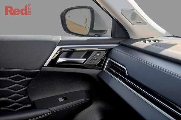 2025 Mitsubishi Outlander Exceed ZM