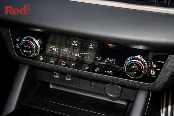 2025 Mitsubishi Outlander Exceed ZM