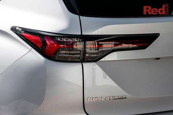 2025 Mitsubishi Outlander Exceed ZM