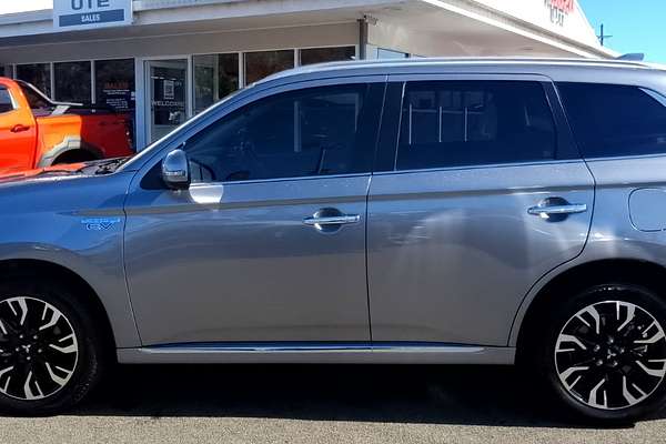 2017 Mitsubishi Outlander PHEV Exceed ZK