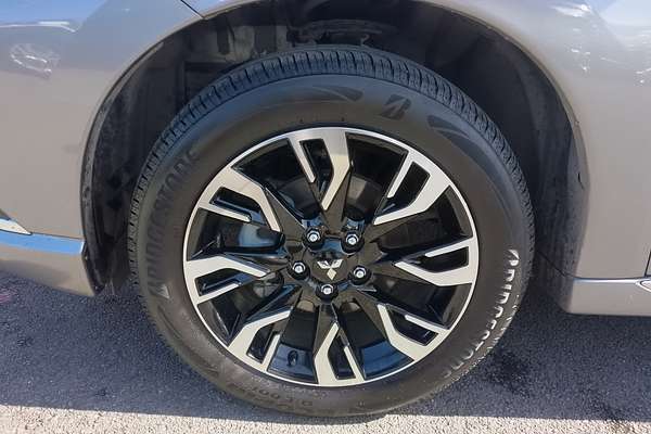 2017 Mitsubishi Outlander PHEV Exceed ZK