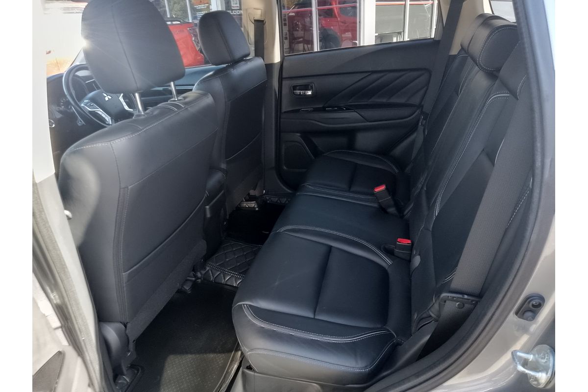2017 Mitsubishi Outlander PHEV Exceed ZK