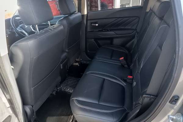 2017 Mitsubishi Outlander PHEV Exceed ZK