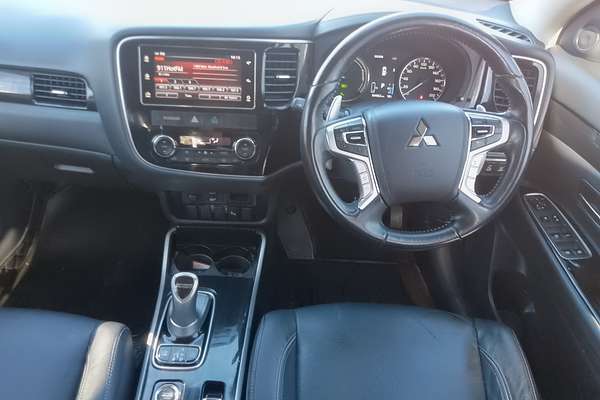 2017 Mitsubishi Outlander PHEV Exceed ZK