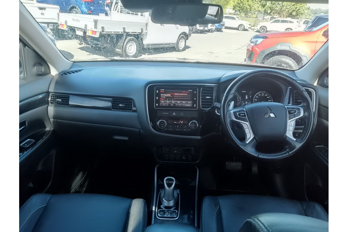 2017 Mitsubishi Outlander PHEV Exceed ZK
