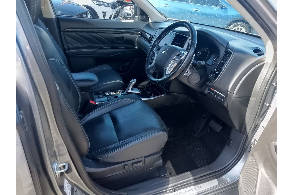 2017 Mitsubishi Outlander PHEV Exceed ZK