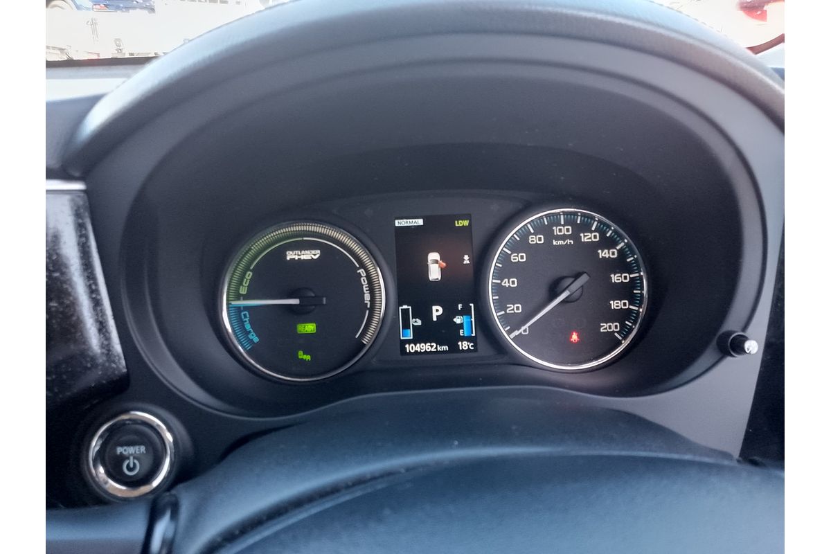 2017 Mitsubishi Outlander PHEV Exceed ZK