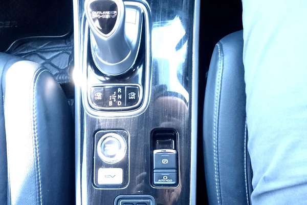 2017 Mitsubishi Outlander PHEV Exceed ZK