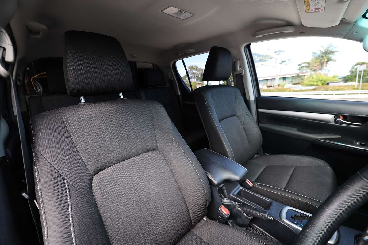 2020 Toyota Hilux SR5 GUN126R 4X4