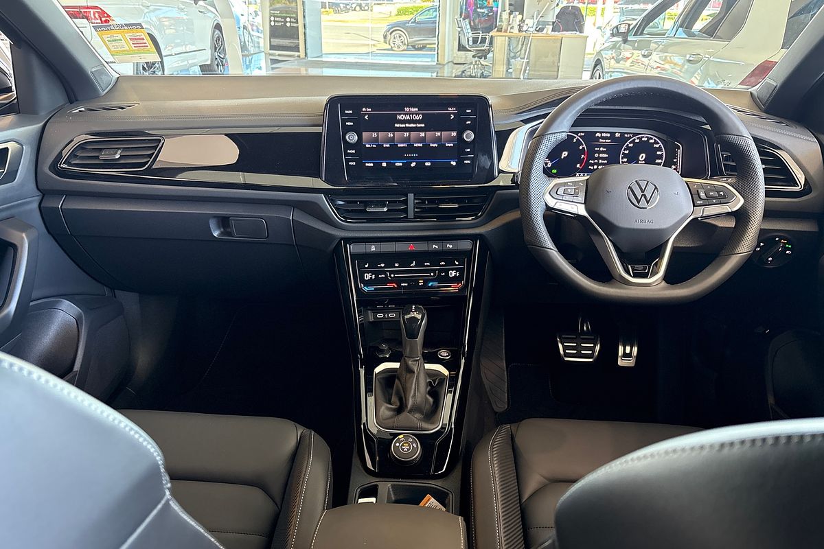 2025 Volkswagen T-Roc 140TSI R-Line D11