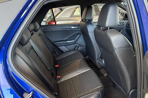 2025 Volkswagen T-Roc 140TSI R-Line D11