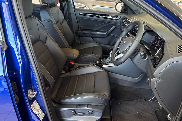 2025 Volkswagen T-Roc 140TSI R-Line D11