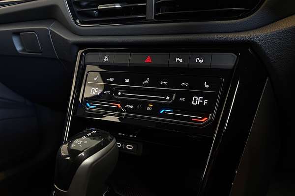 2025 Volkswagen T-Roc 140TSI R-Line D11