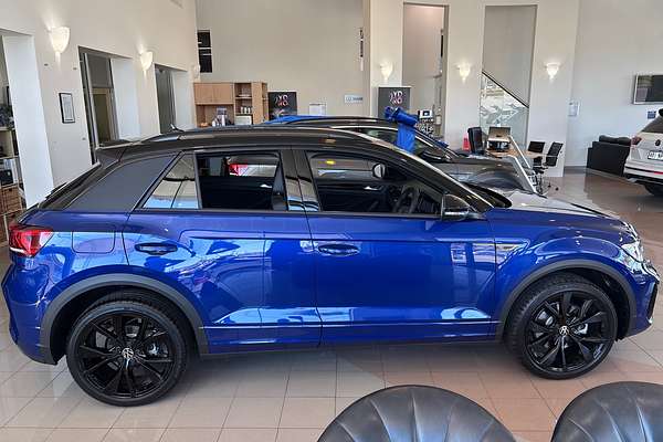 2025 Volkswagen T-Roc 140TSI R-Line D11
