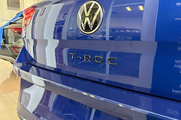 2025 Volkswagen T-Roc 140TSI R-Line D11