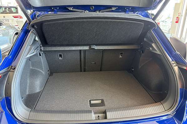2025 Volkswagen T-Roc 140TSI R-Line D11