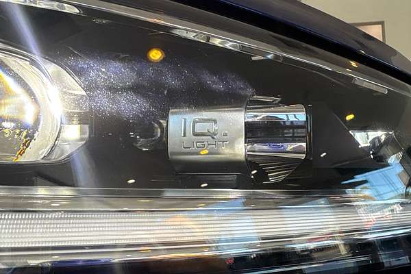 2025 Volkswagen T-Roc 140TSI R-Line D11
