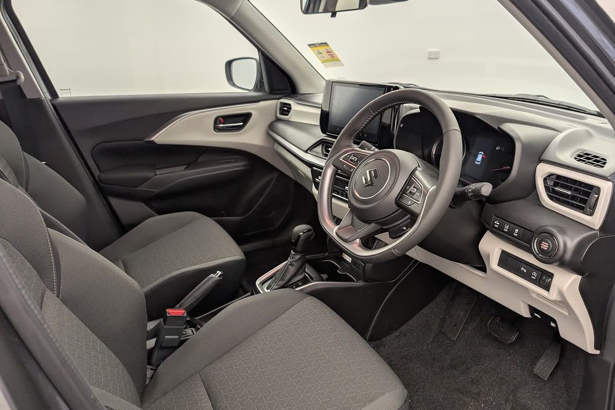 2025 Suzuki Swift Hybrid GLX UZ