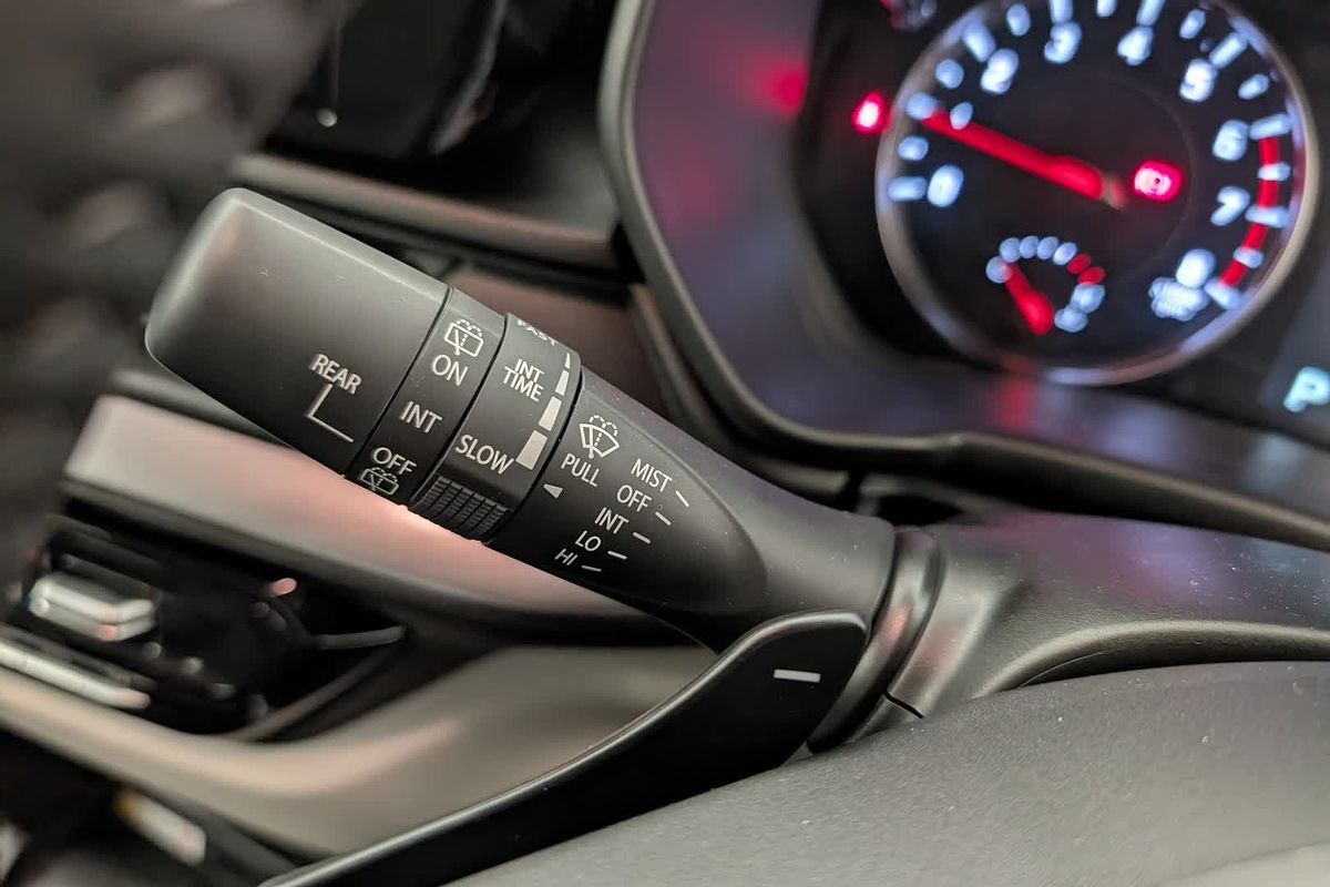 2025 Suzuki Swift Hybrid GLX UZ